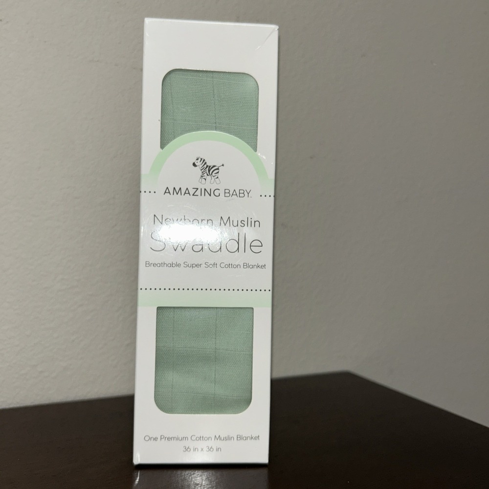 AMAZING BABY Newborn Muslin Swaddle breathable super cotton blanket36" x 36"